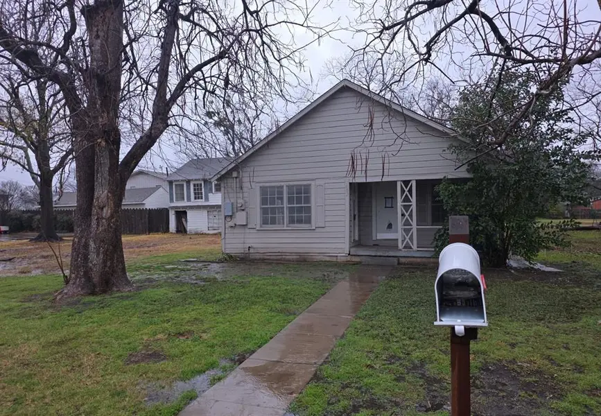 402 W 4th Street #1, Kaufman, TX 75142