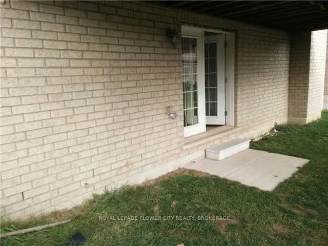 38 Black Diamond CRES #BASEMENT, Brampton, ON L6X 1A2