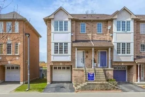 80 Acorn PL #16, Mississauga, ON L4Z 4C9