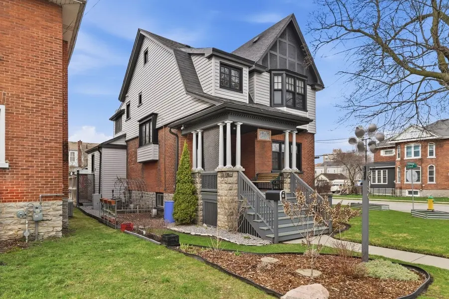 30 Catharine ST, Belleville, ON K8P 1L5