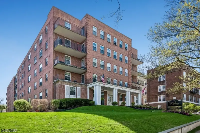 41 Elm St #1B, Morristown Town, NJ 07960
