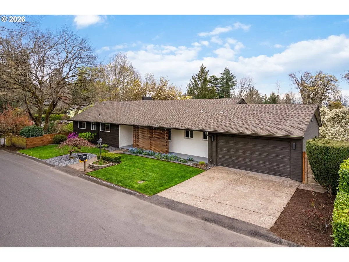 8110 SW VALLEY VIEW DR, Portland, OR 97225