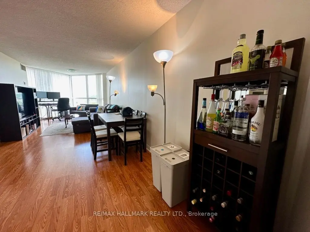 7 Concorde PL #1110, Toronto C13, ON M3C 3N4