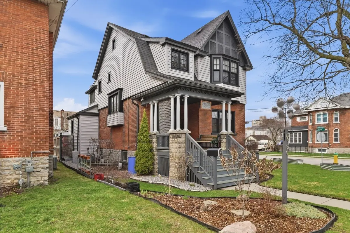 30 Catharine ST, Belleville, ON K8P 1L5