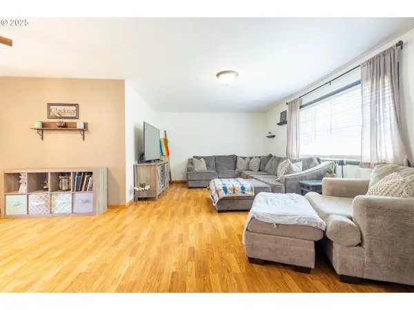 1111 W AVE, La Grande, OR 97850