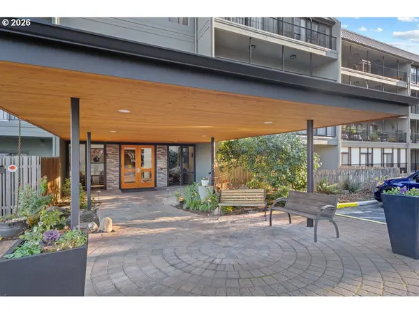 45 EAGLE CREST DR #501, Lake Oswego, OR 97035