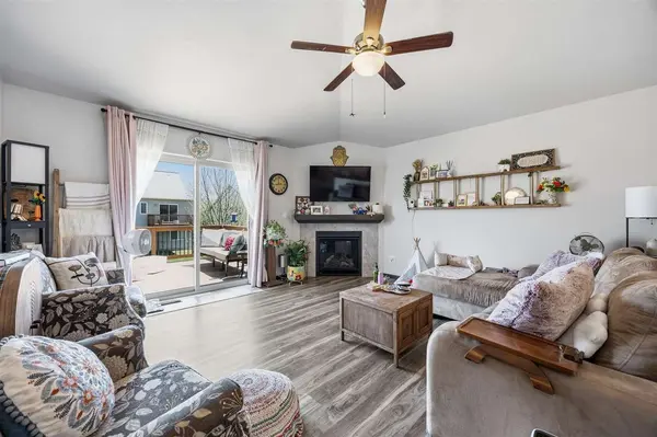 26 Renee Ln, Tiffin, IA 52340