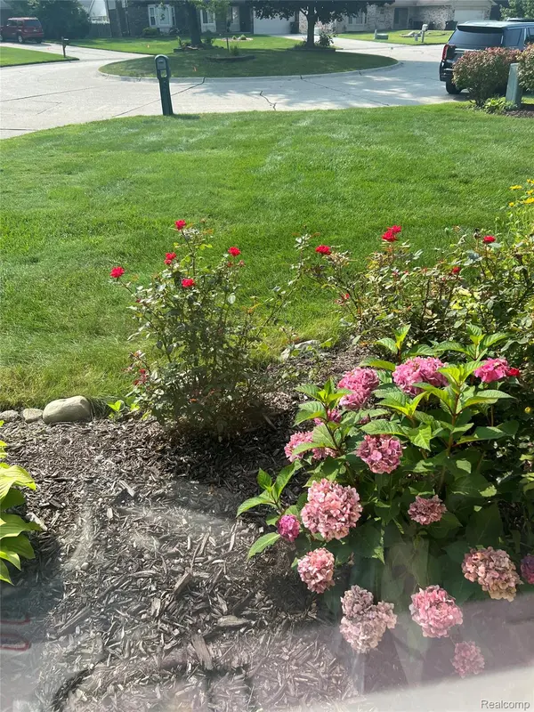 30461 Scotshire CT, Farmington Hills, MI 48331