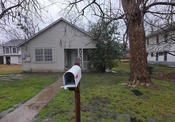 402 W 4th Street #1, Kaufman, TX 75142