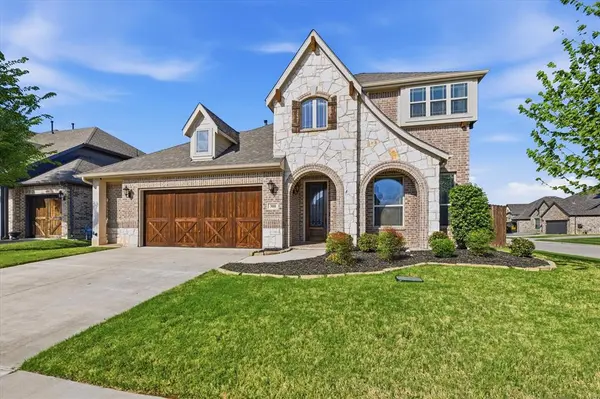 300 Ben Thomas Street, Burleson, TX 76028