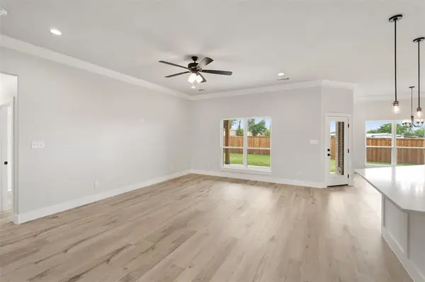 505 Limestone Circle, Mabank, TX 75147