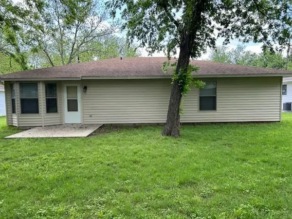 1405 CHERRY Street, Gainesville, TX 76240