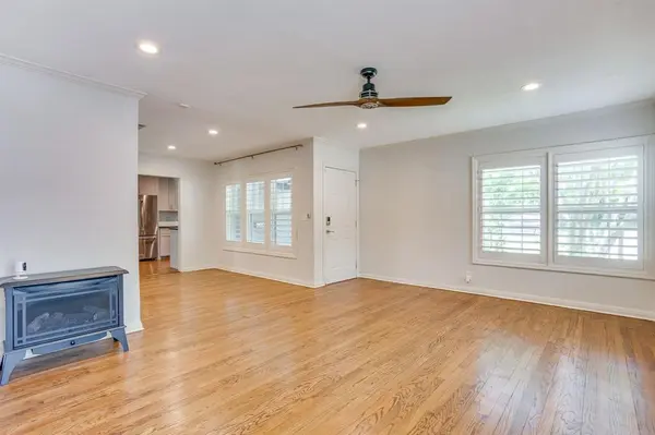 6463 Lindell Avenue, Fort Worth, TX 76116