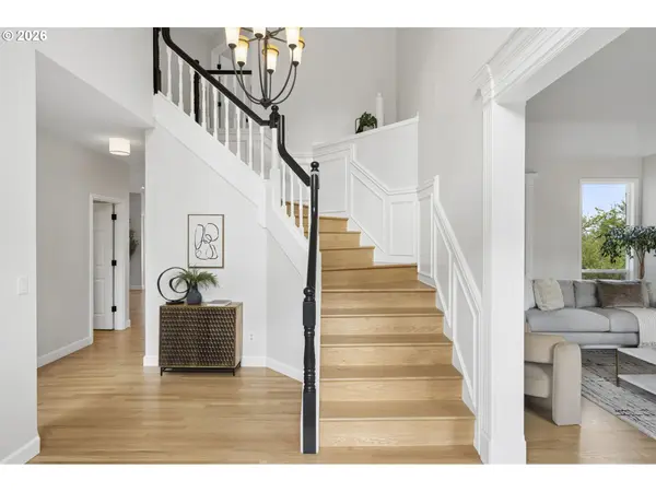 1317 STONEHAVEN DR, West Linn, OR 97068