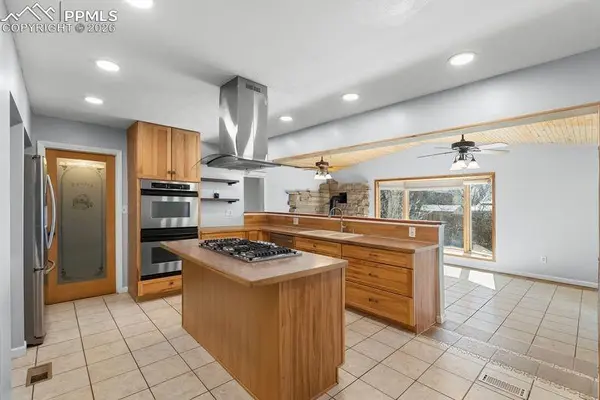 7355 Grand Valley DR, Colorado Springs, CO 80911