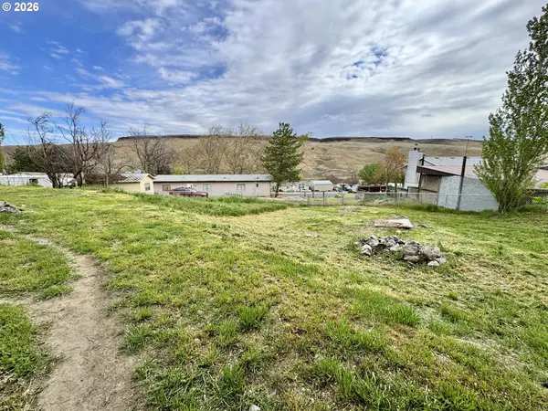 330 KRAMERIA CT, Arlington, OR 97812