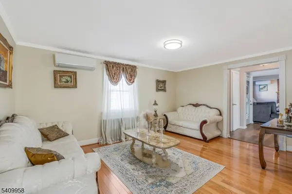 212 Vesper Ave, Middlesex Boro, NJ 08846