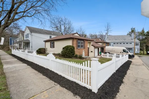 1 Lyons Pl, Morristown Town, NJ 07960