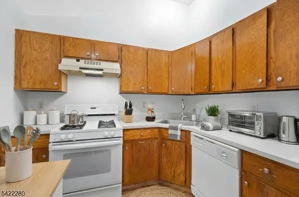 107 Rachel Ct, Franklin Twp., NJ 08823