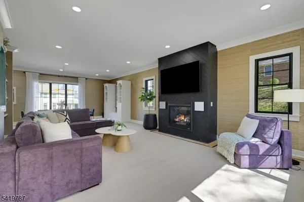 11 Brantwood Dr, Summit City, NJ 07901