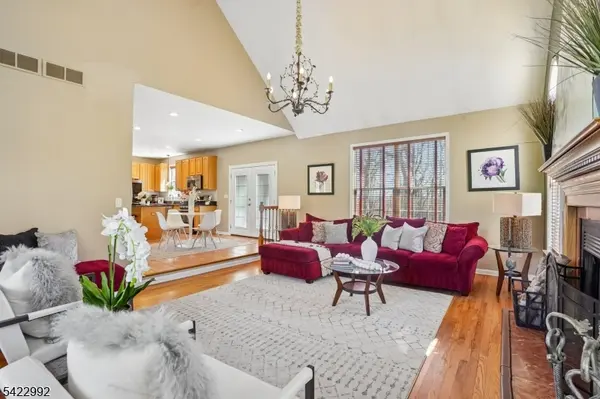 23 Midland Dr, Liberty Twp., NJ 07838