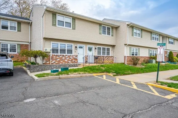 7 Kansas Ct, Old Bridge Twp., NJ 07747