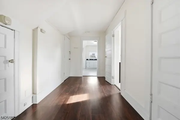 44 Oberlin St, Maplewood Twp., NJ 07040