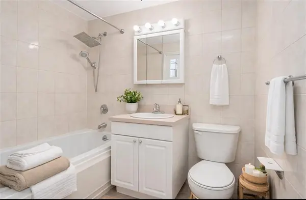 2072 Ocean AVE #701, Brooklyn, NY 11230