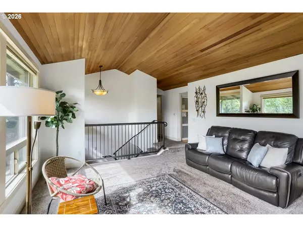 1105 MARYLHURST DR, West Linn, OR 97068