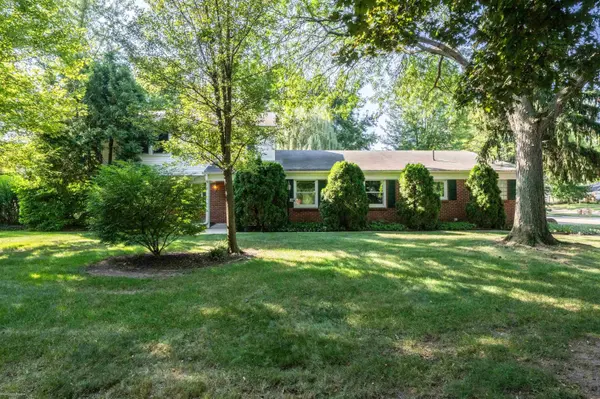 2700 Renshaw DR, Troy, MI 48085