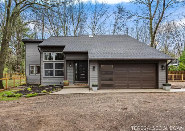3283 Lorrimar LN, Saugatuck Twp, MI 49453