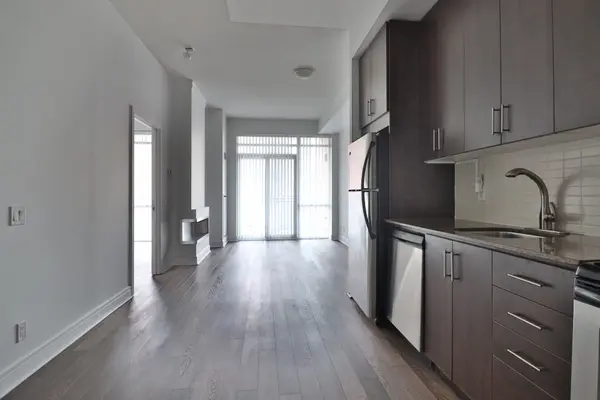 116 George ST #710, Toronto C08, ON M8V 2S4