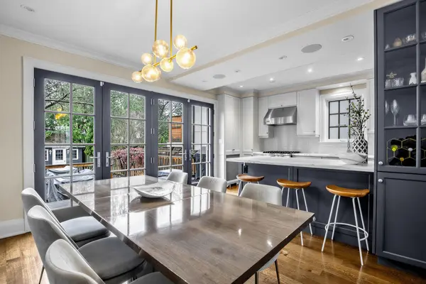 17 Otter CRES, Toronto C04, ON M5N 2W3