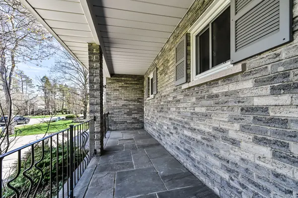 133 Coons RD, Richmond Hill, ON L4E 2M9