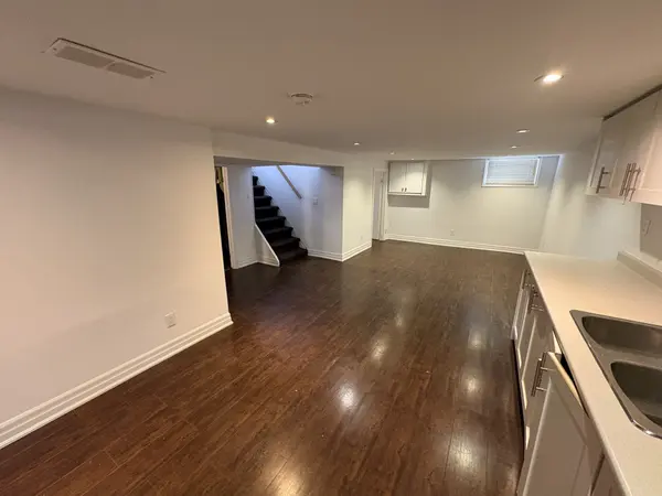 18 Grandview AVE #Lower, Markham, ON L3T 1G8