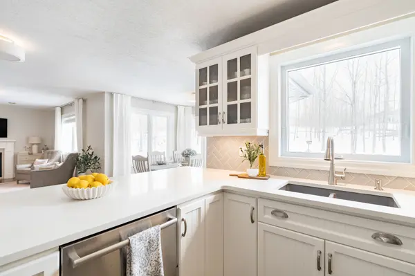 1 Pineview DR, Oro-medonte, ON L0L 2L0