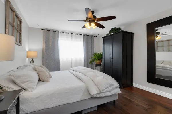 64 Bird ST, Barrie, ON L4N 0X3