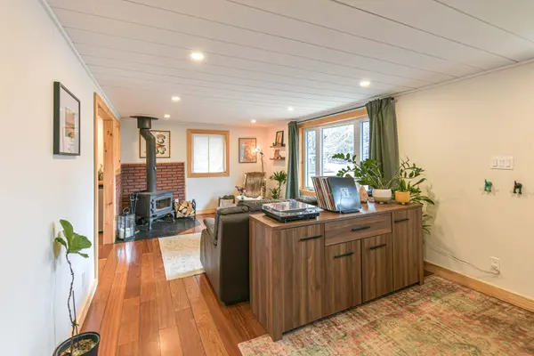 39 Ash ST, Tay, ON L0K 2C0