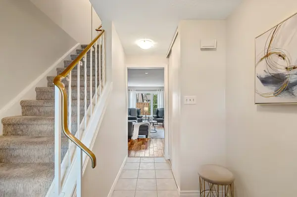 2185 Fairchild BLVD #5, Burlington, ON L7P 3P6