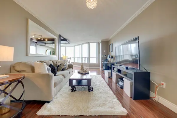 4470 Tucana CT #2104, Mississauga, ON L5R 3K8