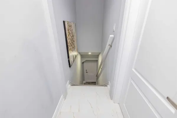 62 Goldcrest RD #Bsmt, Brampton, ON L6S 1L7