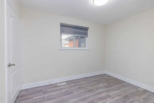 62 Goldcrest RD #Bsmt, Brampton, ON L6S 1L7