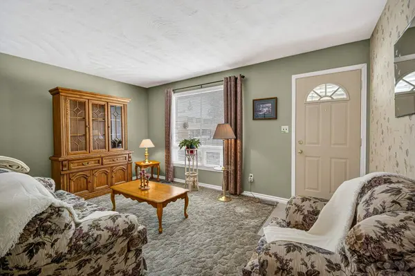 845 Stocker RD, Peterborough, ON K9J 5T2