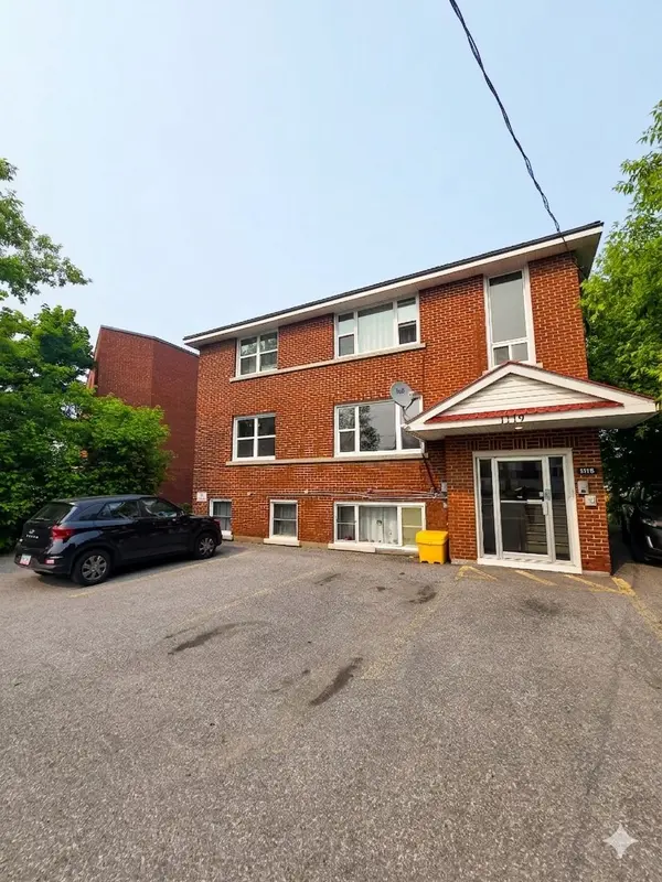 1119 Merivale RD, Carlington - Central Park, ON K1Z 6B1