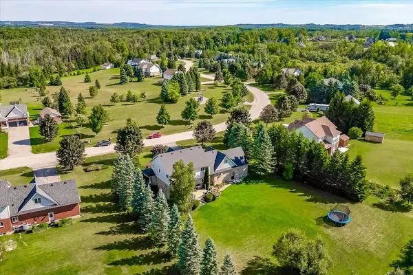 14 Devonleigh DR, Amaranth, ON L0N 1S5