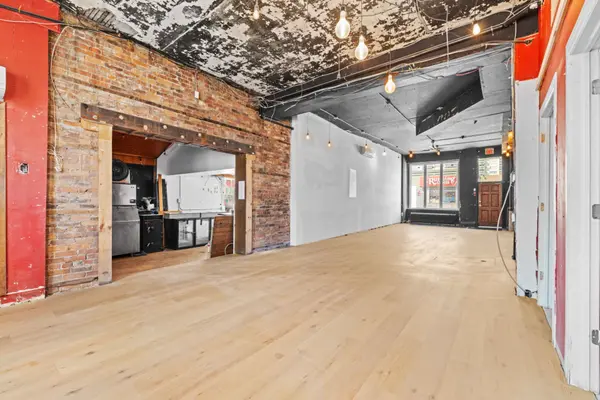 197 Hunter ST W, Peterborough, ON K9H 2L1