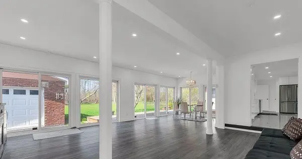 3035 Niagara Pkwy, Fort Erie, ON L2A 5M4