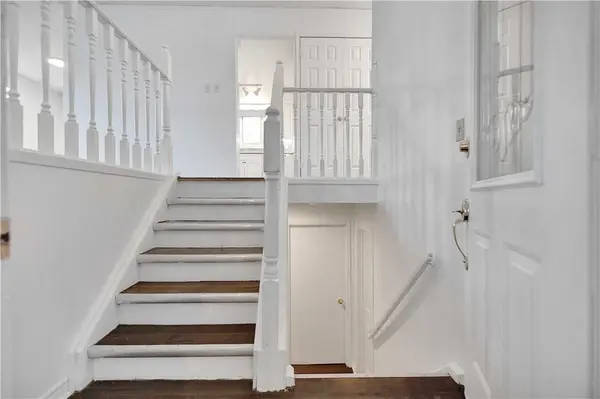 26 October PL, Brantford, ON N3R 7B4