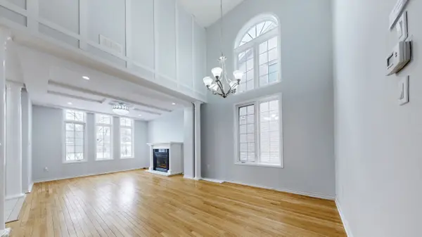 183 Valmont CT, Hamilton, ON L9G 5A1