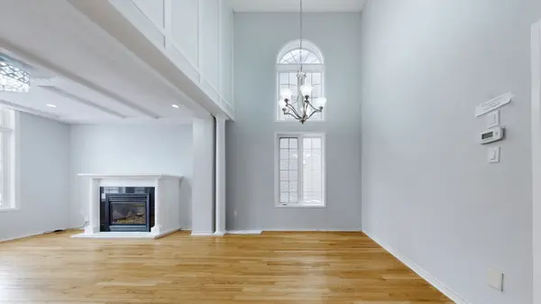 183 Valmont CT, Hamilton, ON L9G 5A1